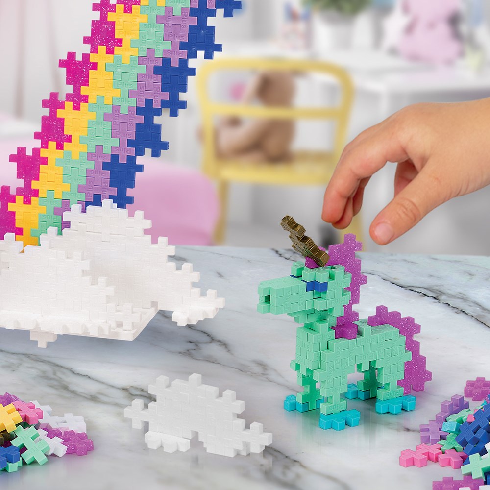 Pignatta a forma di unicorno sognante Pignatta a forma di unicorno sognante
